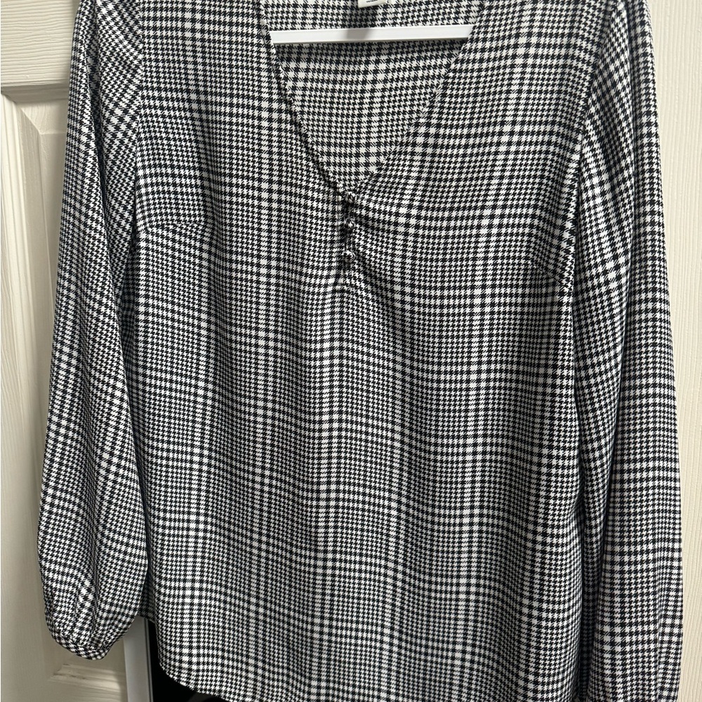 White House Black Market Houndstooth Blouse